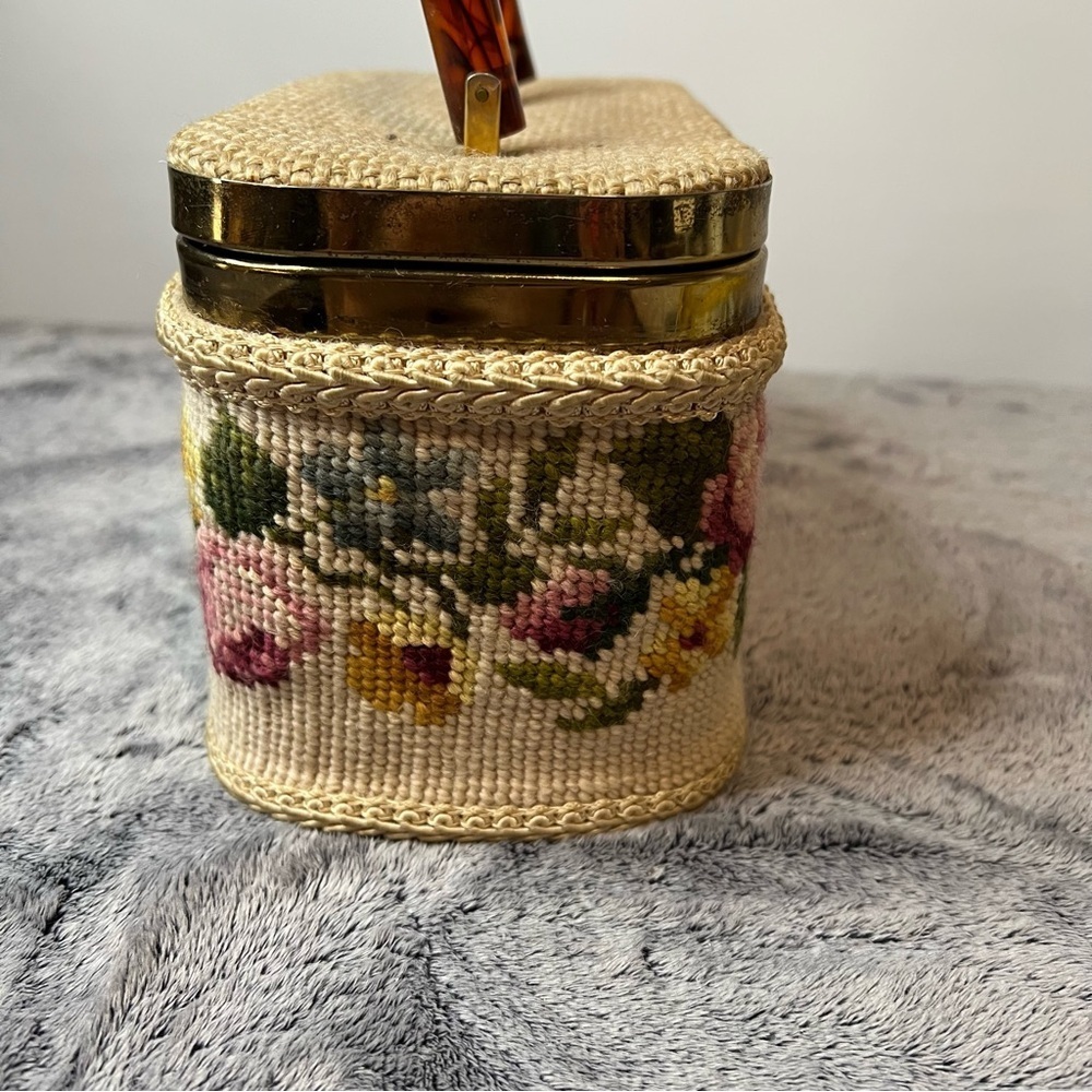 Vintage JR Florida Embroidered Floral Box Purse Lucite Handle - Picture 7 of 13